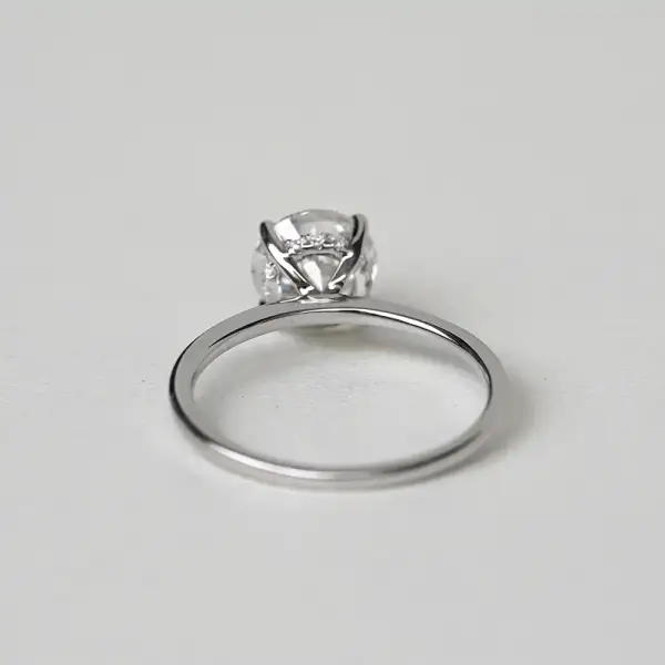 2.5 ct Brilliant round Moissanite with hidden halo - Image 5