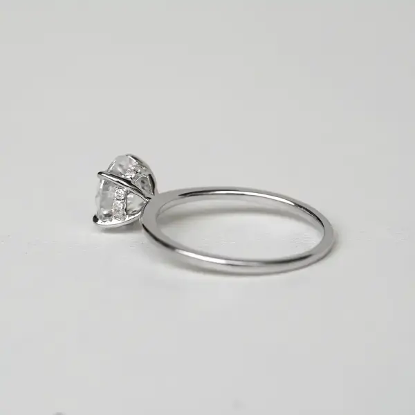 2.5 ct Brilliant round Moissanite with hidden halo - Image 3