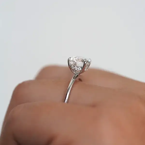 2.5 ct Brilliant round Moissanite with hidden halo - Image 7