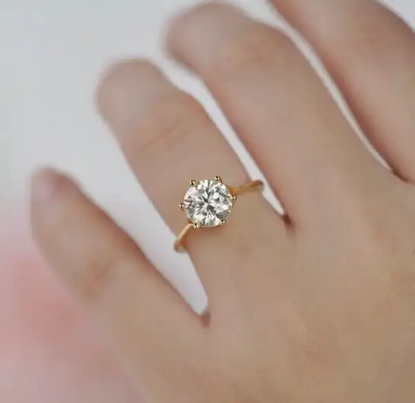 2ct Brilliant round Moissanite