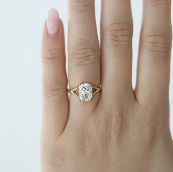 3 Ct 9x7mm Elongated Cushion Moissanite cut with split band - Image 4