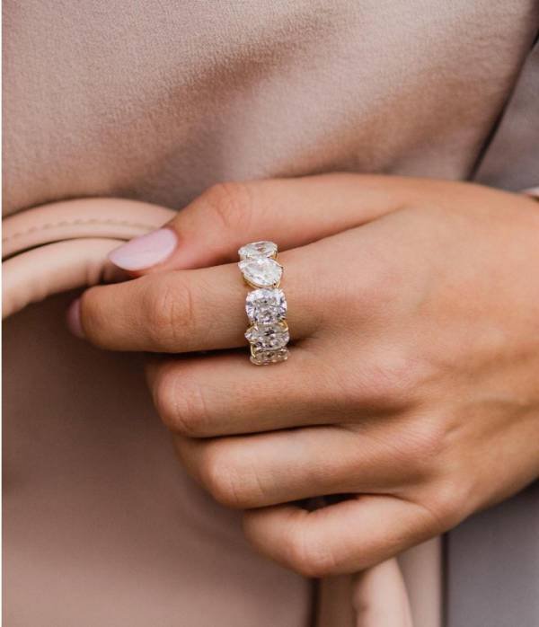 7 ct total Oval,Pear and Cushion Cut Moissanite Band - Image 5