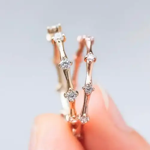 1.6mm 11pcs Round Moissanite wedding band