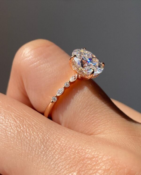 2ct Oval Moissanite with Accent stones - Image 3