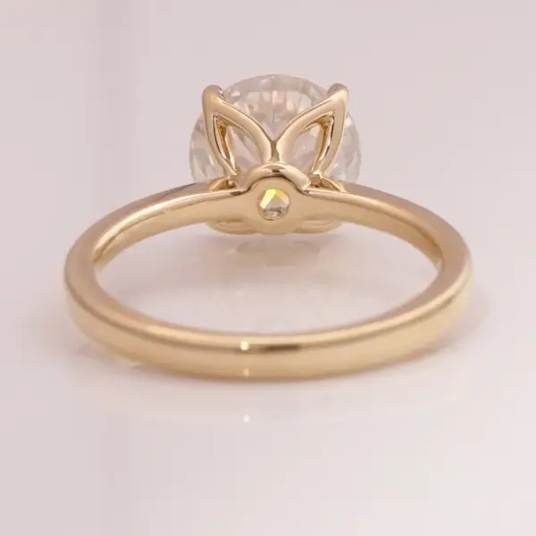 1.2ct Round Brilliant Cut Moissanite Classic Solitaire Style Ring - Image 3