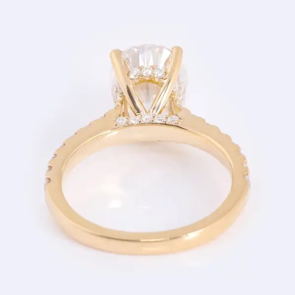 2.0ct Oval Brilliant Cut Moissanite Solitaire Ring - Image 3