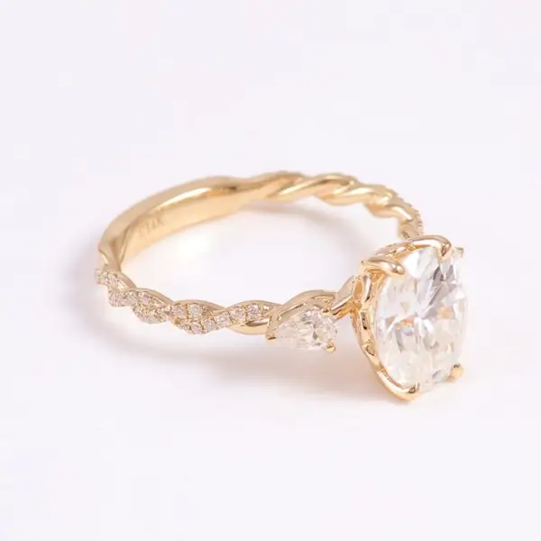 2ct Vintage Twist Band Three-Stone Oval Moissanite Engagement Ring With Pear Cut Accents - Image 3