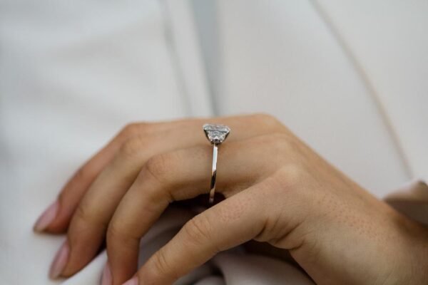 2.5ct Crushed Ice or Brilliant Cut Moissanite with Halfmoon side stones - Image 2