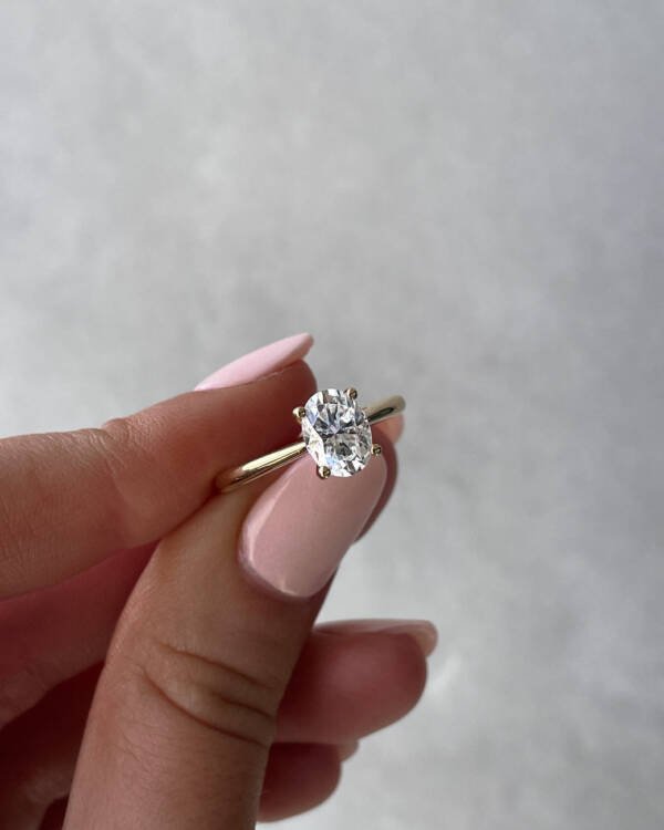 1ct Oval Moissanite With Tapered Band