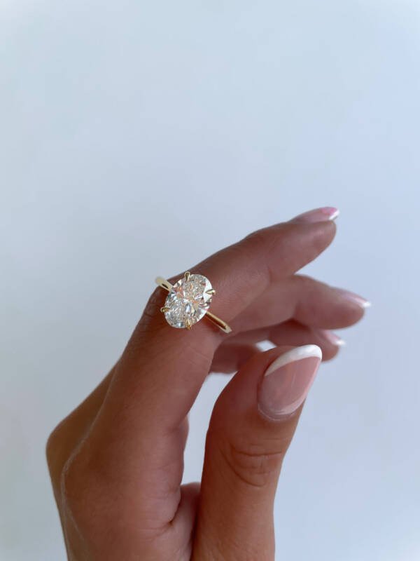 2.5ct 4 claw Oval Moissanite Tapered Cathedral - Image 2