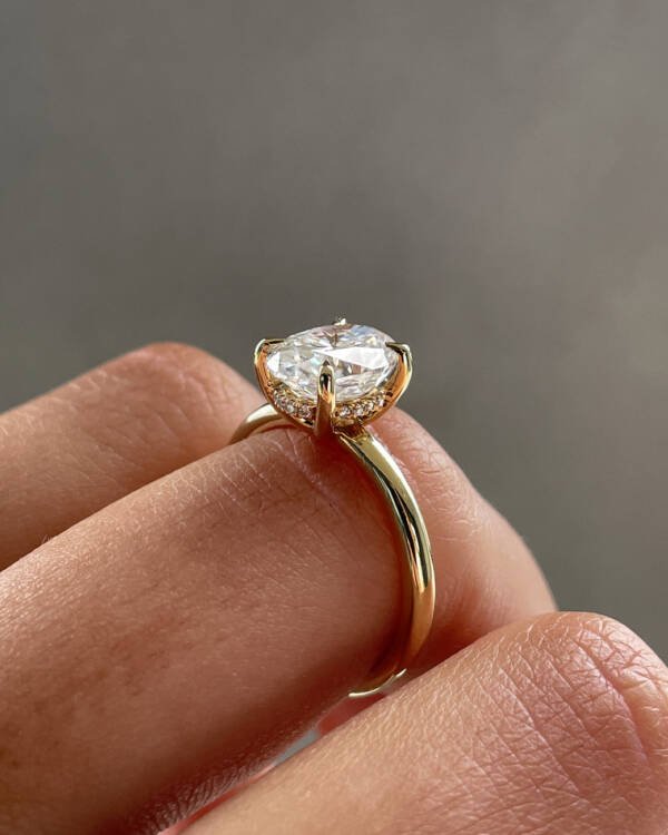 2.5ct Oval Moissanite With Hidden Halo - Image 2