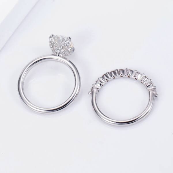 2ct Oval Moissanite Brilliant Cut With Half Eternity Bubble Band Ring Set - Image 2