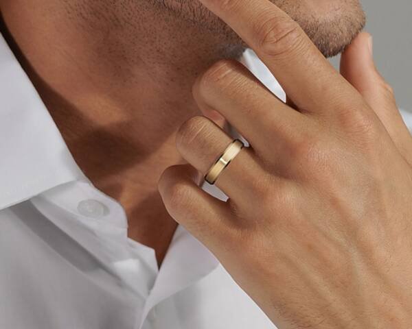 Comfort Fit Mens Gold Ring (5mm) - Image 2
