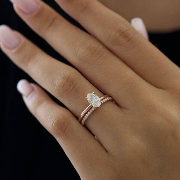1.70ct Oval Moissanite Solitaire Diamond Engagement Ring - Image 2