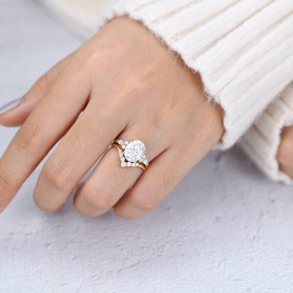 3.0 CT Oval Moissanite Cluster Bridal Ring Set - Image 3