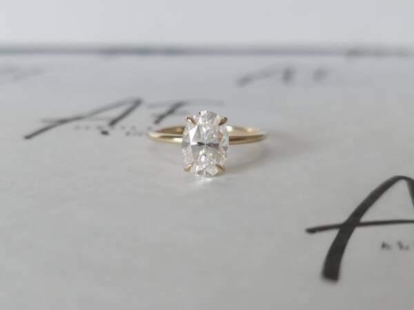 2.5ct Oval Moissanite with hidden halo - Image 3