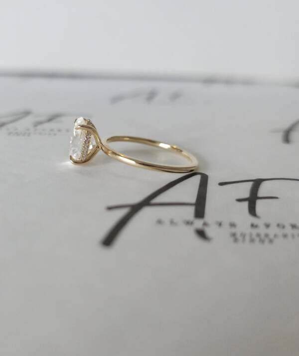 2.5ct Oval Moissanite with hidden halo - Image 4