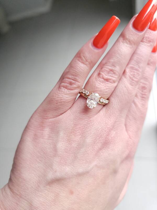 2.5ct Oval Moissanite Engagement Ring With A Matching Open Moissanite Band - Image 6