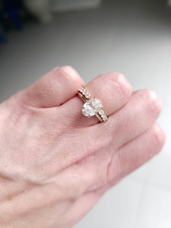 2.5ct Oval Moissanite Engagement Ring With A Matching Open Moissanite Band - Image 5