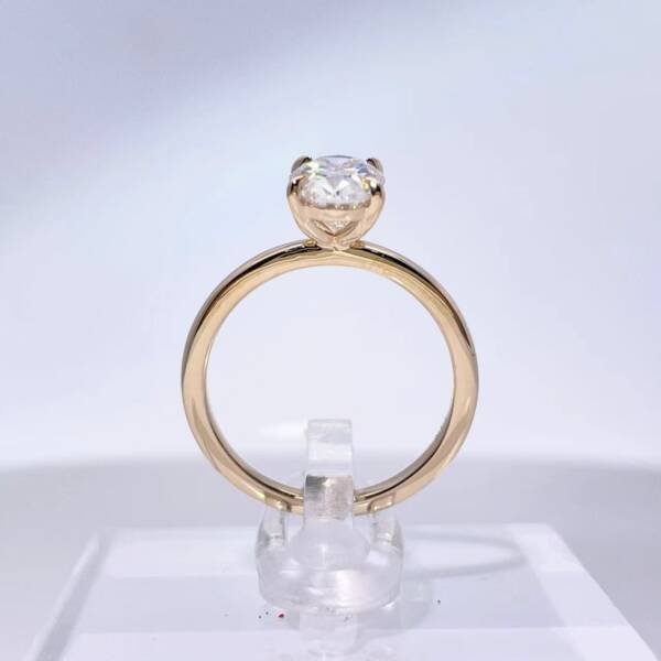 1.8ct Oval Moissanite Brilliant Cut Engagement Ring - Image 3