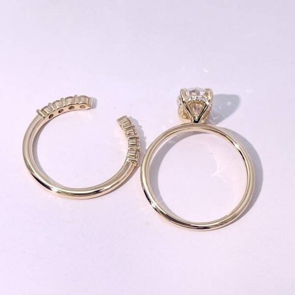 2.5ct Oval Moissanite Engagement Ring With A Matching Open Moissanite Band - Image 3