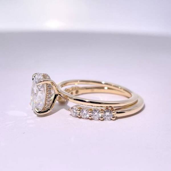 2.5ct Oval Moissanite Engagement Ring With A Matching Open Moissanite Band - Image 2