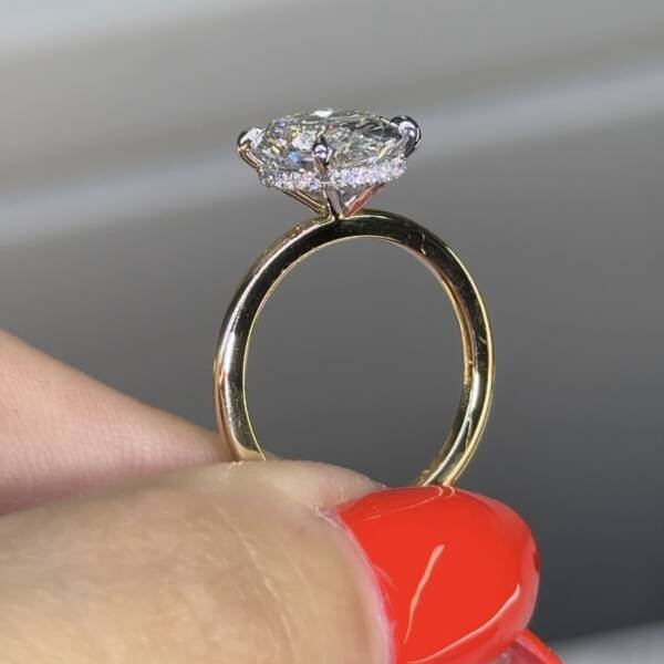 3.16ct Oval Lab-grown Diamond Engagement Ring - Image 2