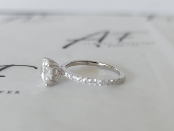 1.32ct Brilliant Round Lab-grown Diamond Engagement Ring - Image 3