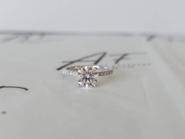 1.32ct Brilliant Round Lab-grown Diamond Engagement Ring - Image 2