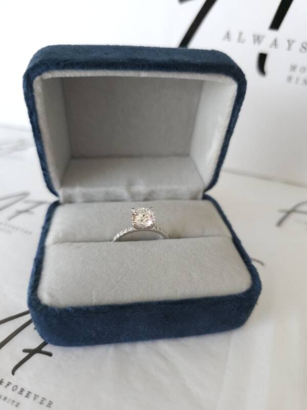 1.32ct Brilliant Round Lab-grown Diamond Engagement Ring - Image 5