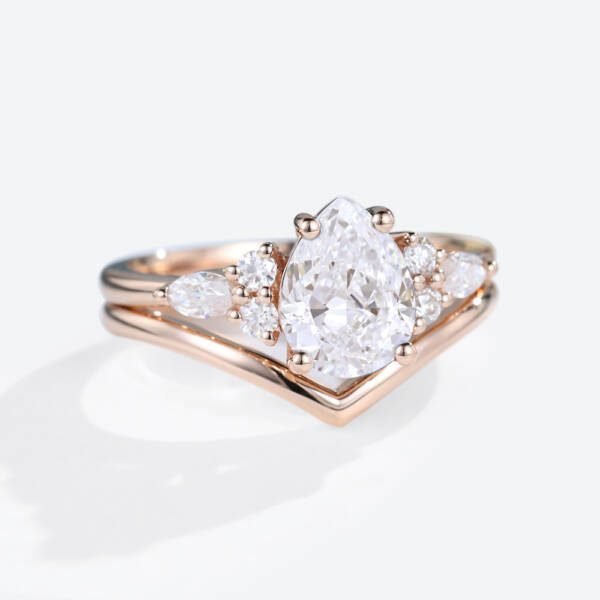 1.5ct Pear Moissanite Cluster Bridal Ring Set - Image 3