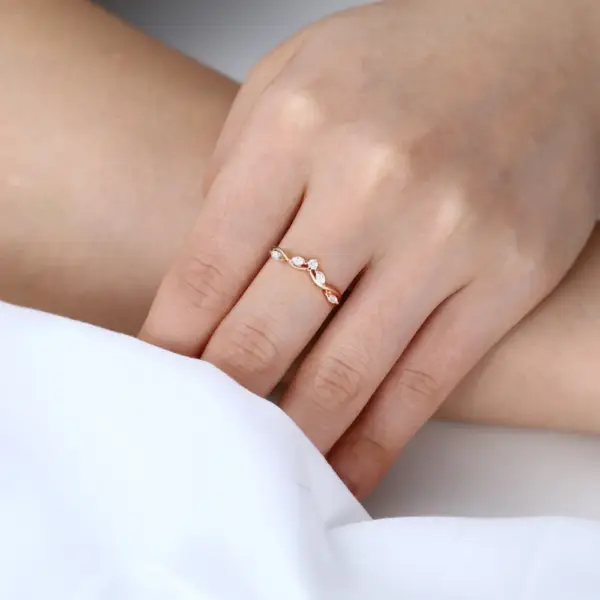 Brilliant Round Moissanite Curved Detailed Band - Image 2