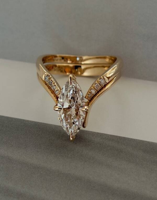 2ct Marquise With Matching Paved Curved Open Band - Image 7