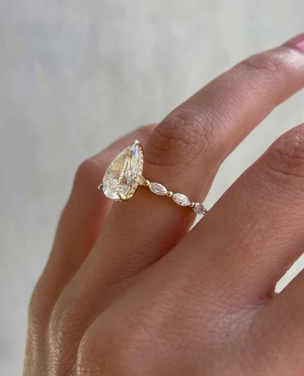 2.34ct Pear Lab-grown Diamond Engagement Ring - Image 5
